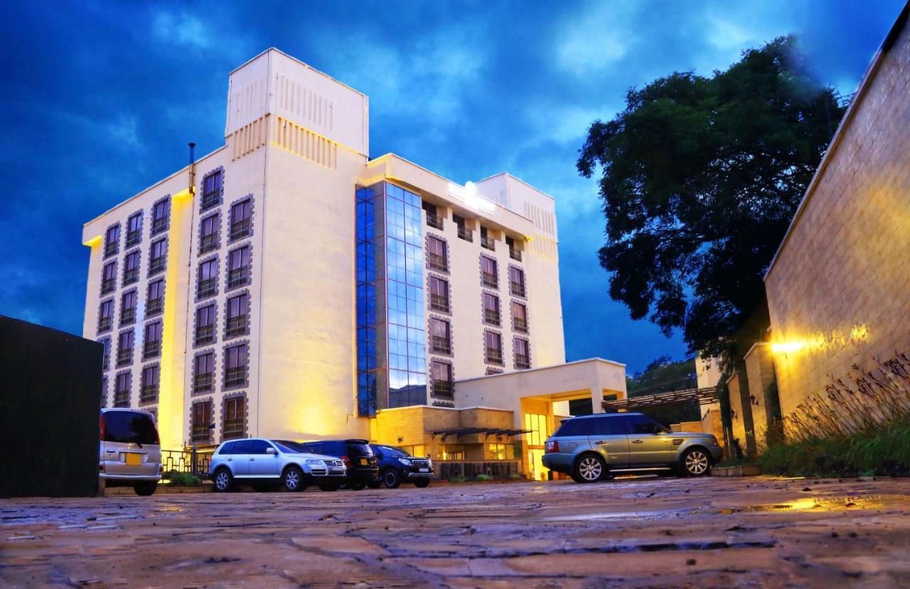 The White Rhino Hotel Nyeri Exterior photo